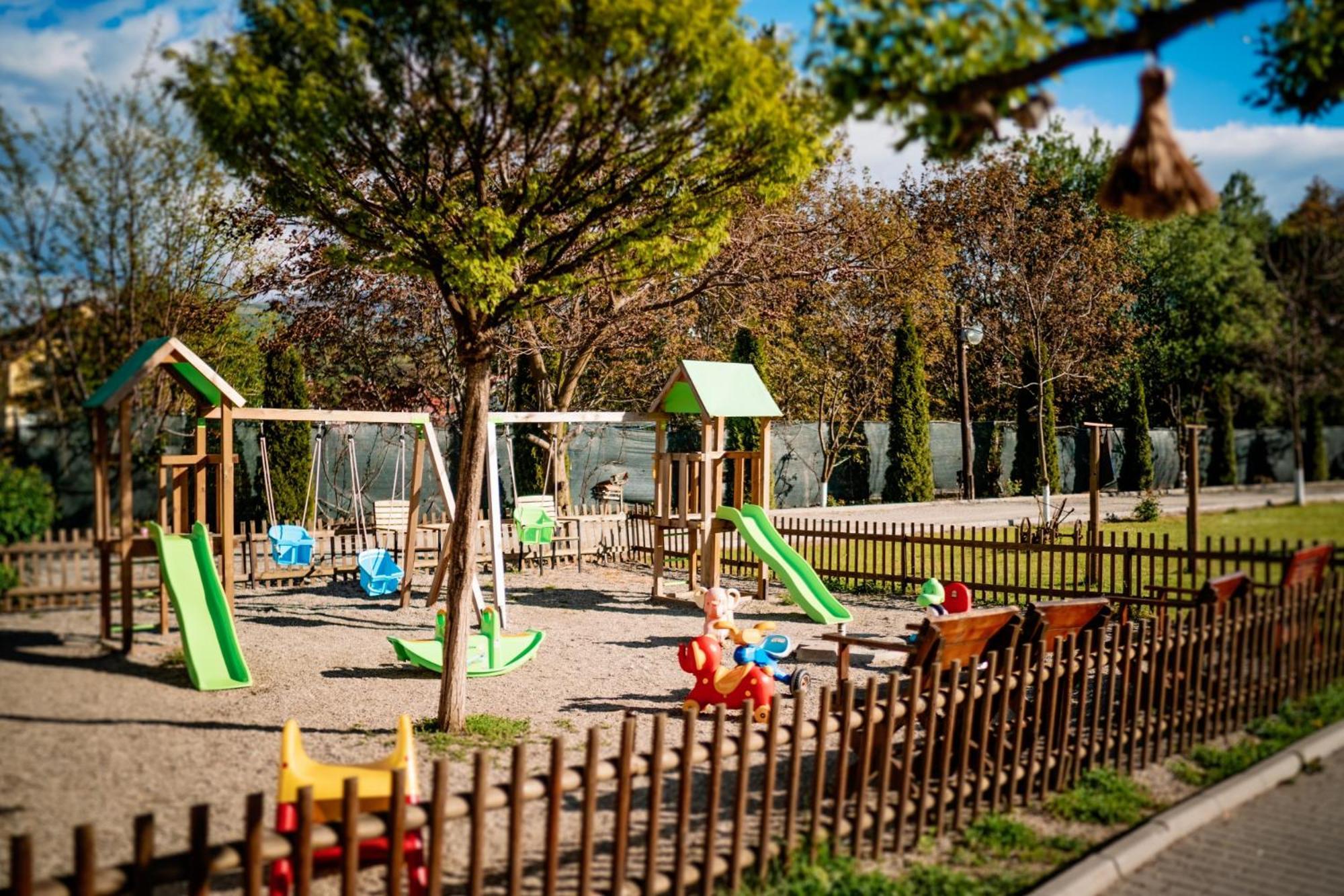 מלון Răşinari Montana Garden מראה חיצוני תמונה